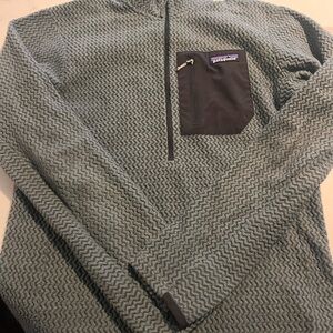 Patagonia Men's Gray Zip-Up Sweater